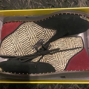 Very Volatile Shoes size 8.5